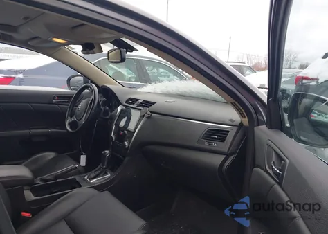 2010 Suzuki Kizashi Sls z USA, uszkodzony, nr VIN JS2RF9A70A6100478